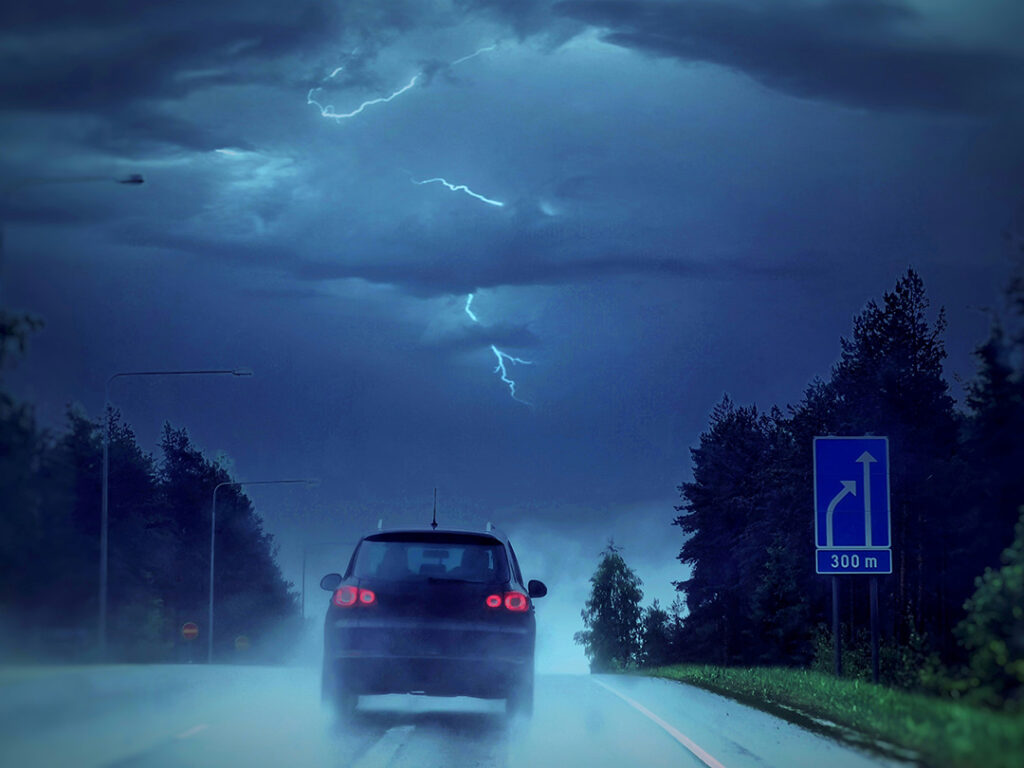 Tormentas al volante: Cómo actuar para mantenerte seguro